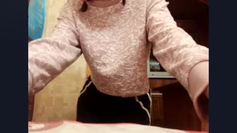 Snapshot of kacilangowski chatting on 10.30.25 Nika online show from 10.30.25