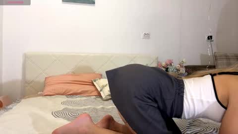 Hi my name is Senia online show from 09.25.25