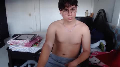 Snapshot of kafer_1022 chatting on 11.24.25 kafer online show from 11.24.25