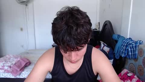 Snapshot of kafer_1022 chatting on 12.21.25 kafer online show from 12.21.25