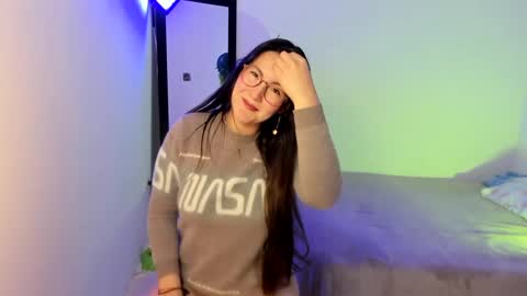 ChloeIndependient model online show from 12.17.24