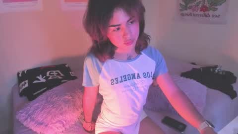 Snapshot of kai_novoa chatting on 10.25.25 Kai Novoa online show from 10.25.25
