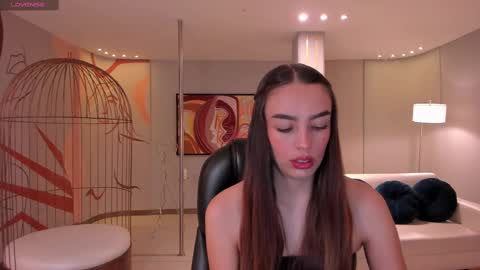 Kaia Ferreira online show from 02.11.25