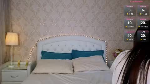 Snapshot of kaiasunshine chatting on 10.26.25 Kaia Monday Thursday FridaySaturdaySunday online show from 10.26.25