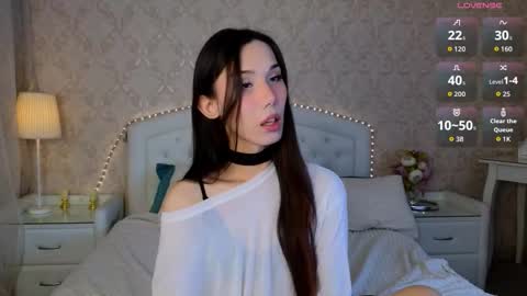 Snapshot of kaiasunshine chatting on 10.27.25 Kaia Monday Thursday FridaySaturdaySunday online show from 10.27.25