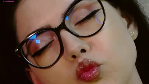 Snapshot of kailalewis chatting on 04.08.26 Kaila Lewis online show from 04.08.26