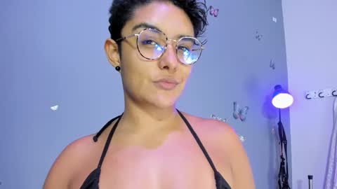 Snapshot of kaira_mosse_ chatting on 10.23.25 kaira_mosse_ online show from 10.23.25