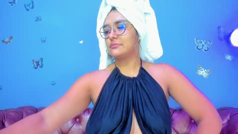 Snapshot of kaira_mosse_ chatting on 04.21.26 kaira_mosse_ online show from 04.21.26