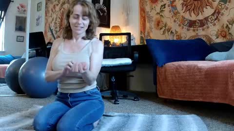 Snapshot of kalikushdreamz chatting on 02.14.25 Tara Smith online show from 02.14.25