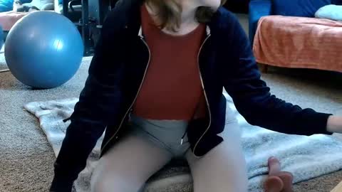 Snapshot of kalikushdreamz chatting on 02.17.25 Tara Smith online show from 02.17.25