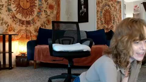 Snapshot of kalikushdreamz chatting on 02.20.25 Tara Smith online show from 02.20.25