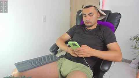 Snapshot of kalivan_voinesscu chatting on 02.25.26 K A L I online show from 02.25.26