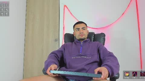 Snapshot of kalivan_voinesscu chatting on 06.19.26 K A L I online show from 06.19.26