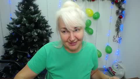 Snapshot of kamaliasim chatting on 01.12.25 KamaliaSim online show from 01.12.25