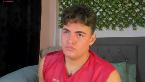 Snapshot of kami_22 chatting on 11.07.25 camilo independent model online show from 11.07.25