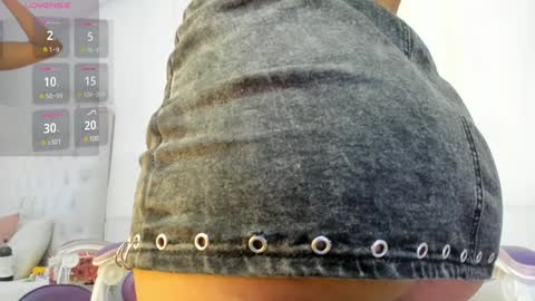 Snapshot of kamila_arias chatting on 12.04.24    online show from 12.04.24