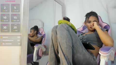 Snapshot of kamila_arias chatting on 01.04.25    online show from 01.04.25