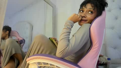 Snapshot of kamila_arias chatting on 01.08.25    online show from 01.08.25