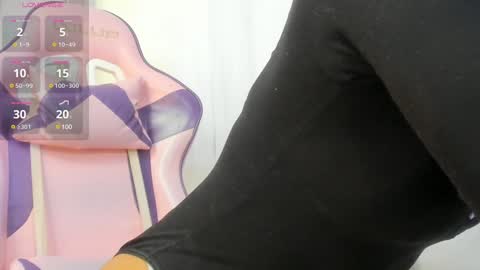 Snapshot of kamila_arias chatting on 01.27.25    online show from 01.27.25