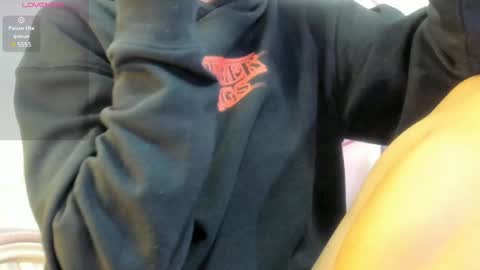 Snapshot of kamila_arias chatting on 01.28.25    online show from 01.28.25