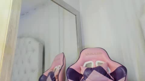 Snapshot of kamila_arias chatting on 02.11.25    online show from 02.11.25