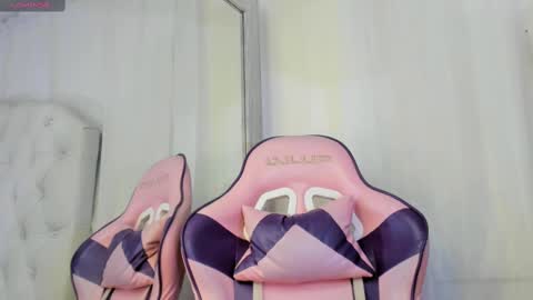 Snapshot of kamila_arias chatting on 02.17.25    online show from 02.17.25