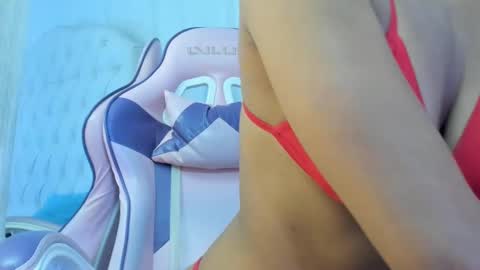 Snapshot of kamila_arias chatting on 03.01.25    online show from 03.01.25