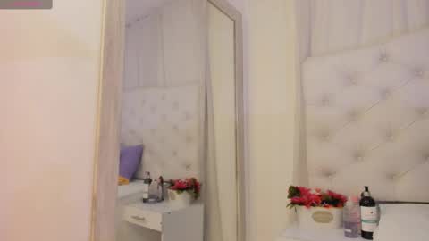 Snapshot of kamila_arias chatting on 09.10.25    online show from 09.10.25