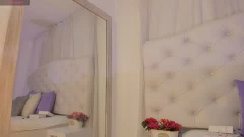 Snapshot of kamila_arias chatting on 09.23.25    online show from 09.23.25