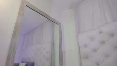 Snapshot of kamila_arias chatting on 09.27.25    online show from 09.27.25