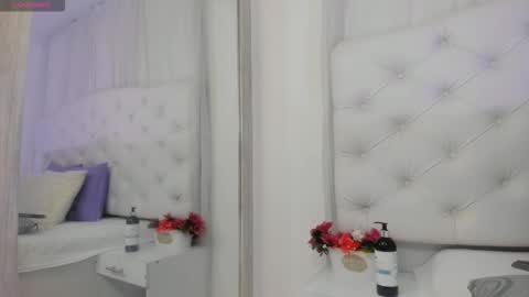 Snapshot of kamila_arias chatting on 10.02.25    online show from 10.02.25