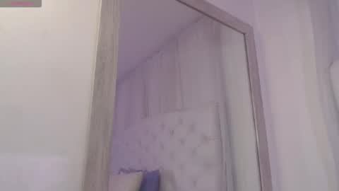 Snapshot of kamila_arias chatting on 10.21.25    online show from 10.21.25