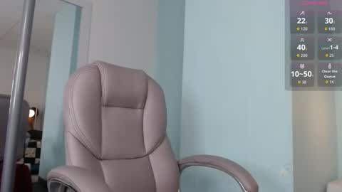 Snapshot of kamila_gh chatting on 10.23.25 Kami online show from 10.23.25