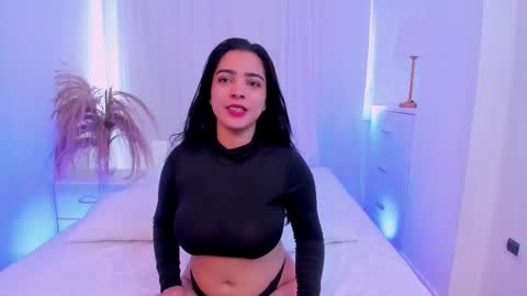 Snapshot of kamilabetancourt chatting on 02.28.25 Kamila Betancourt online show from 02.28.25