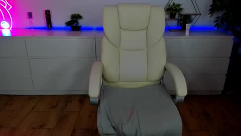 Snapshot of kamilahot25 chatting on 10.18.25 kamilahot25 online show from 10.18.25