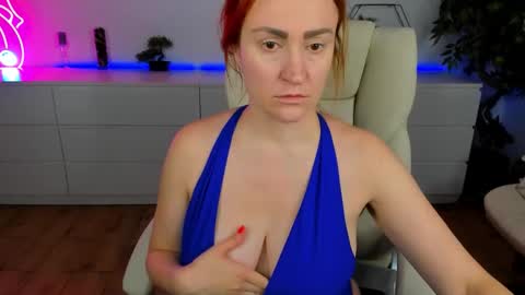 Snapshot of kamilahot25 chatting on 10.19.25 kamilahot25 online show from 10.19.25