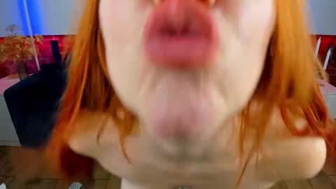 Snapshot of kamilahot25 chatting on 10.28.25 kamilahot25 online show from 10.28.25