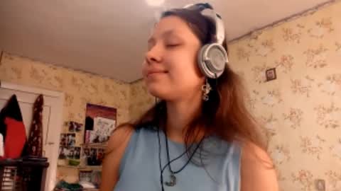 Mari  Simmons online show from 09.16.25