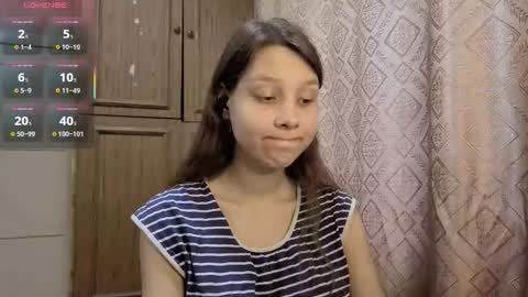 Mari  Simmons online show from 11.18.25