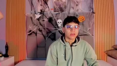 Snapshot of kandyfrees chatting on 10.28.25 kandyfrees online show from 10.28.25