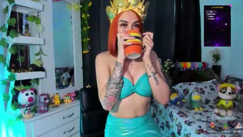 hello  Im Danni online show from 12.21.25