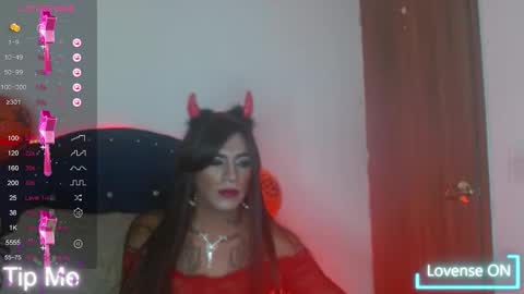 Snapshot of kaninasantana_s chatting on 10.08.25 Kanina online show from 10.08.25