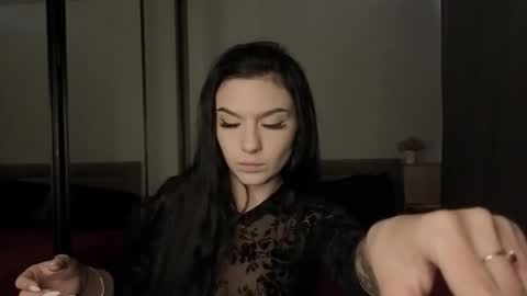 Snapshot of kara_life chatting on 10.01.25 kara_life online show from 10.01.25