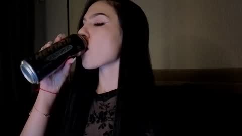 Snapshot of kara_life chatting on 10.06.25 kara_life online show from 10.06.25