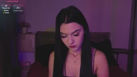 Snapshot of kara_life chatting on 10.14.25 kara_life online show from 10.14.25