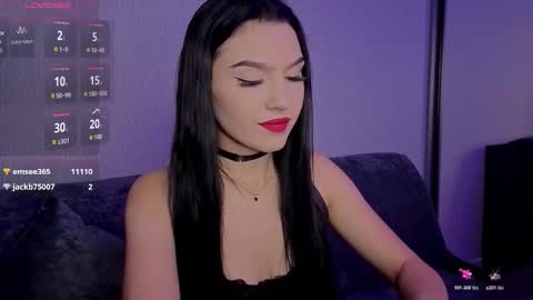 Snapshot of kara_life chatting on 10.30.25 kara_life online show from 10.30.25