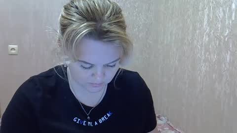 karennelsonx online show from 01.18.25