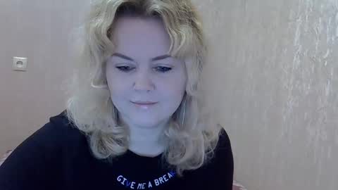 karennelsonx online show from 02.21.25