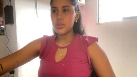 Snapshot of kariina_candy chatting on 06.02.26 kariina candy and fox online show from 06.02.26