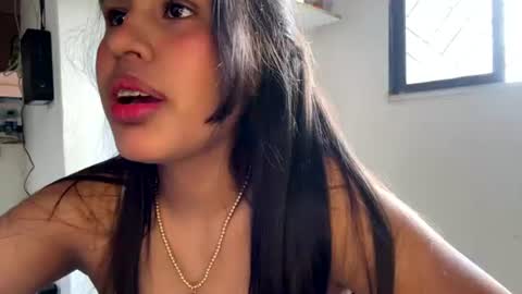 Snapshot of kariina_candy chatting on 06.17.26 kariina candy and fox online show from 06.17.26